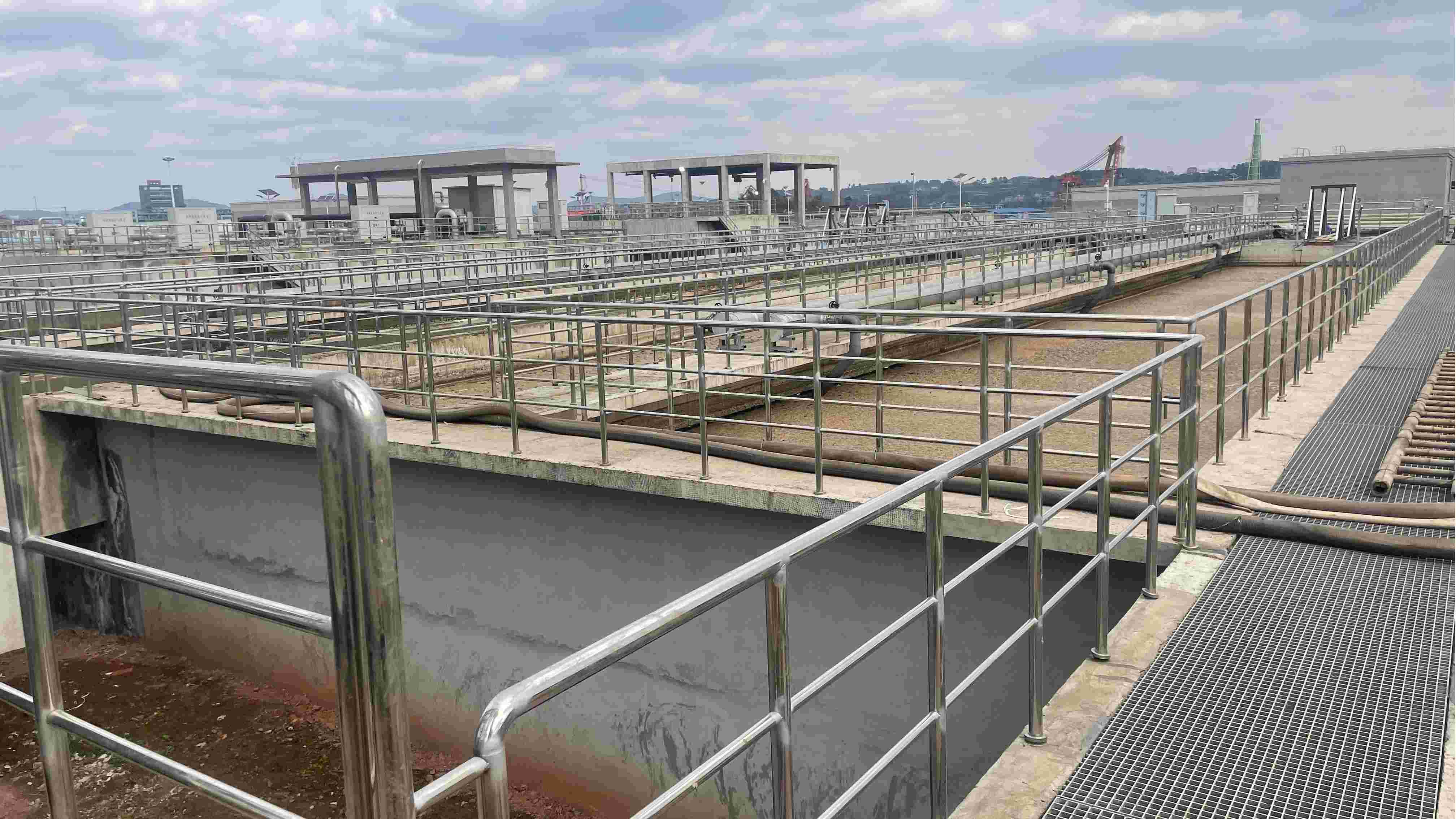 以下是關(guān)于電鍍五金污水處理設(shè)備的詳細(xì)介紹