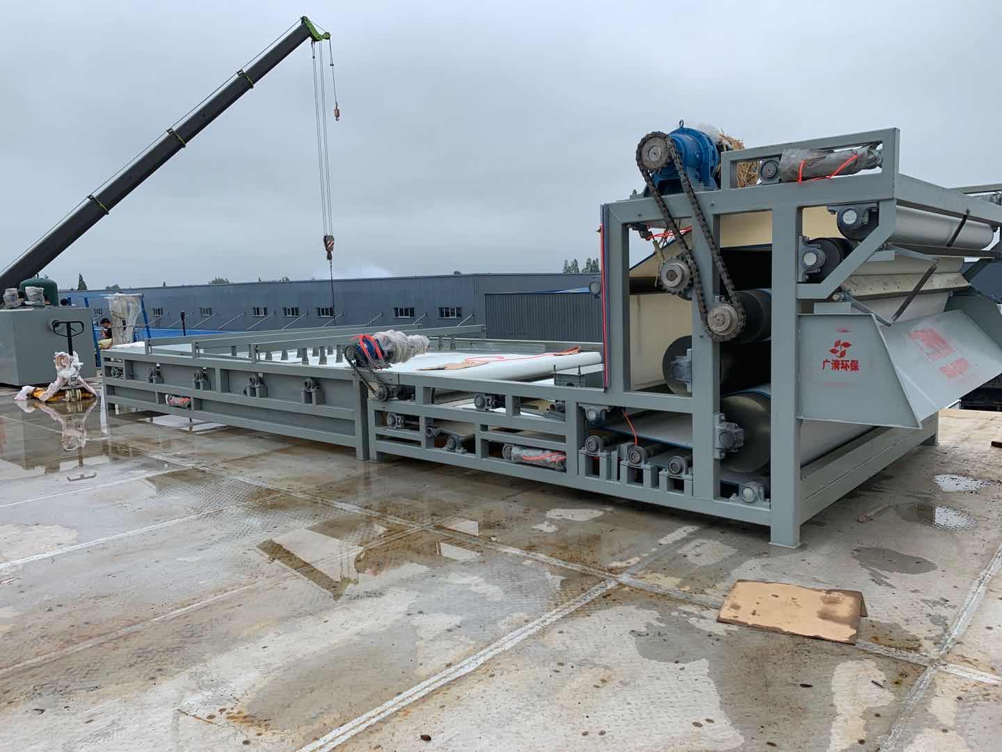 帶式污泥壓濾機(jī)設(shè)備